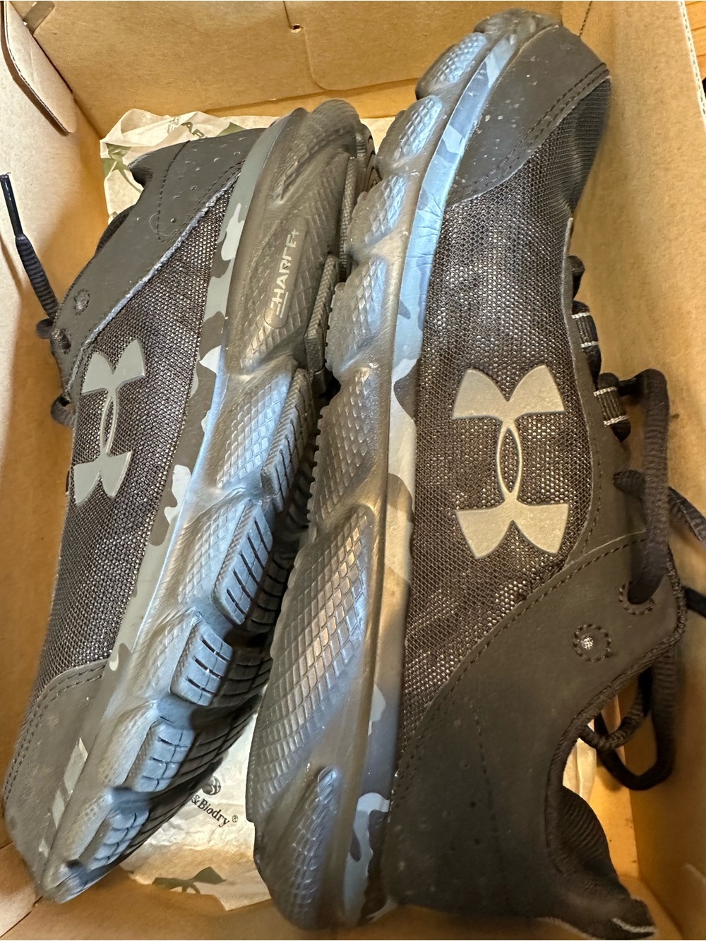 Under Armour Black and Gray Men's Training Shoes